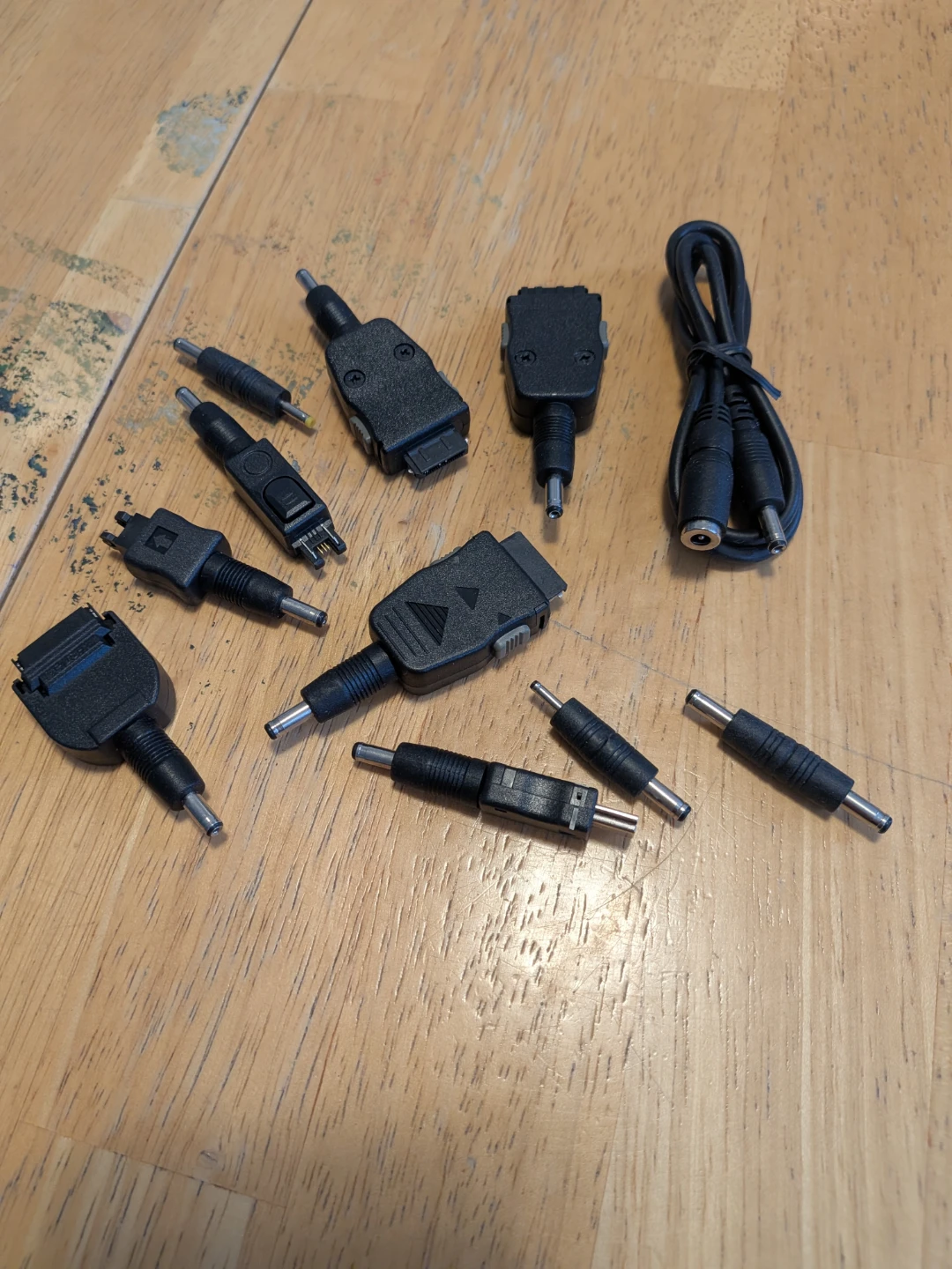 Universal DC Power Adapter Tip Set 🏈
