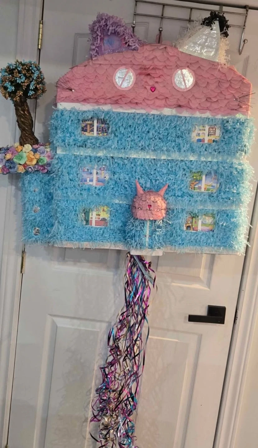 Gabby's Dollhouse Cat Pinata - photo 2