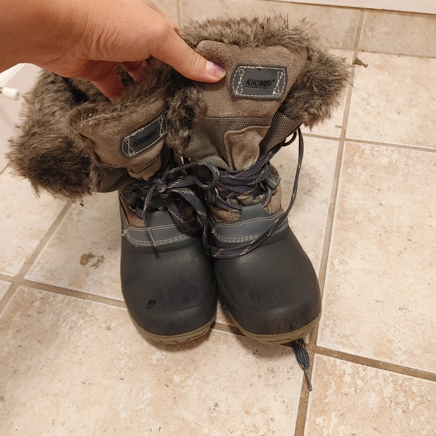 Khombu Women's Winter Boots Size 8 - photo 2