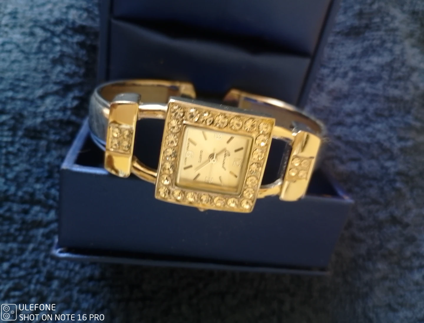 Chic Silver Tone Quartz Bangle Watch