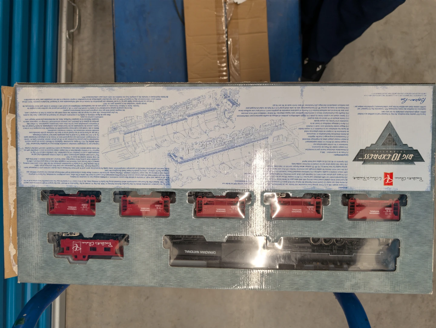 President's Choice Big 10 Express HO Scale Train Set - photo 2