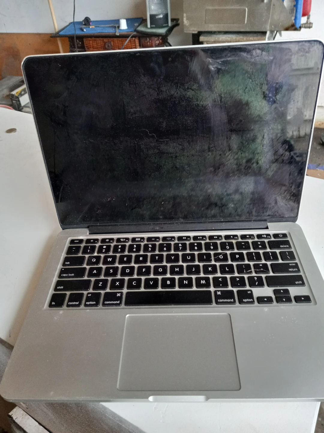 Apple MacBook Pro Model A1502 - photo 2