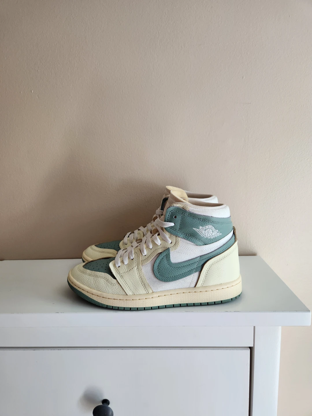 Nike Air Jordan 1 Retro High OG - photo 3