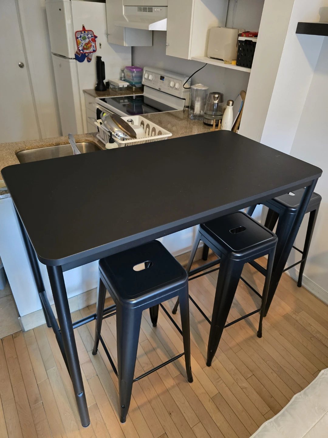 IKEA TOMMARYD bar table black / table haute noir