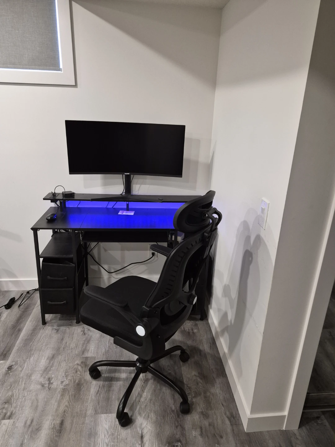 LED Lighting Computer Table and Chair - photo 2
