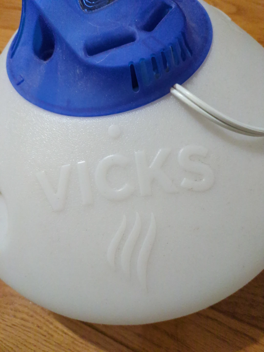 Vicks Warm Mist Humidifier - photo 3