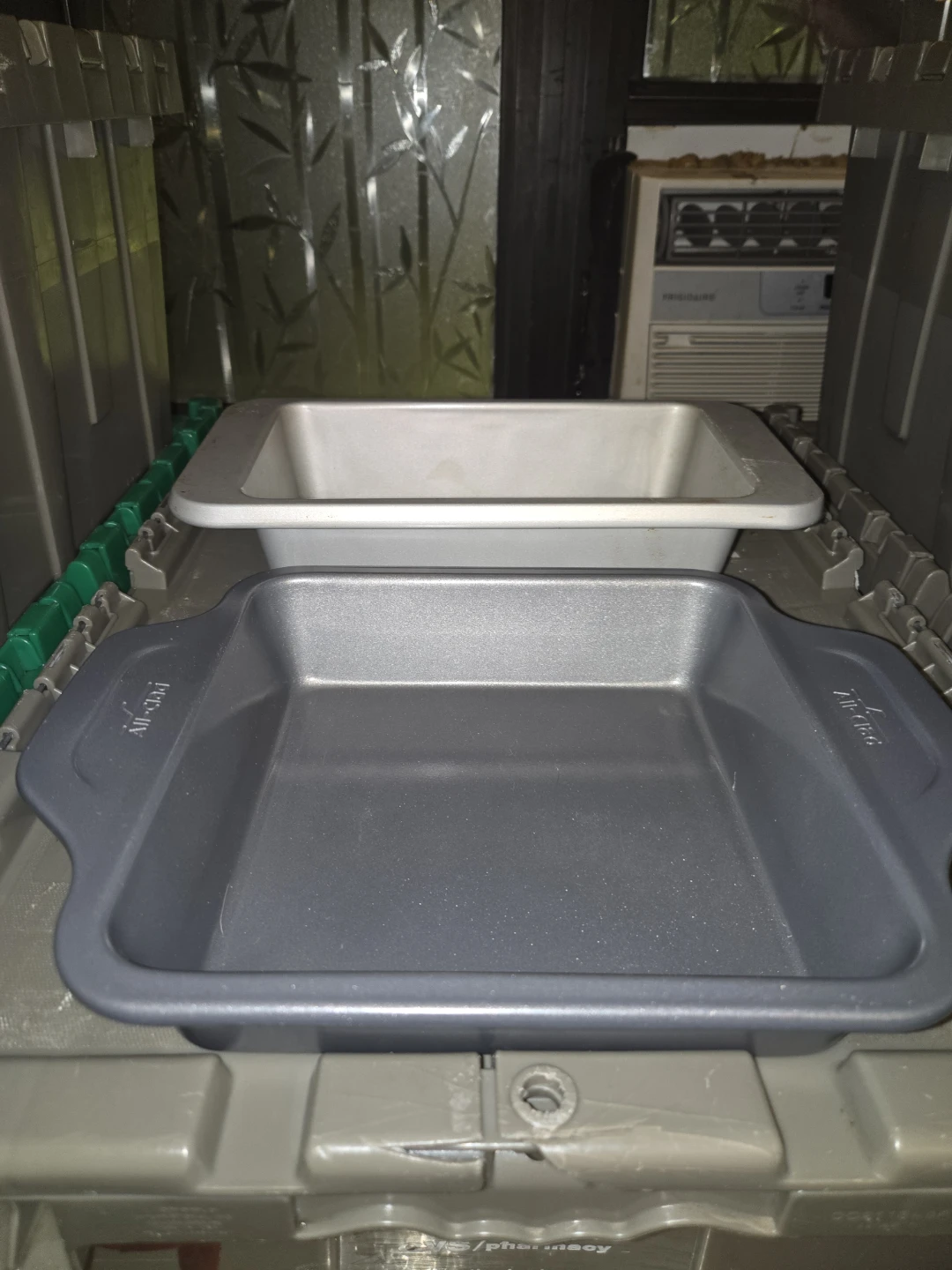 Premium Bakeware Lot: KitchenAid & All-Clad Pans - photo 2