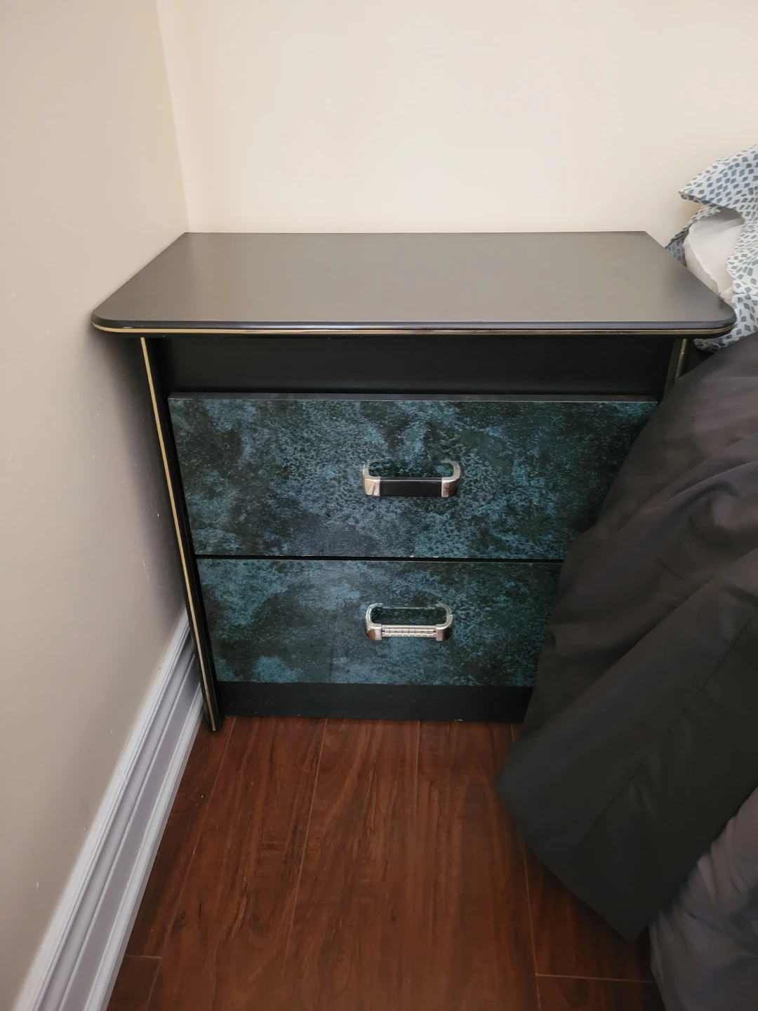 $30 each bedside tables - photo 2