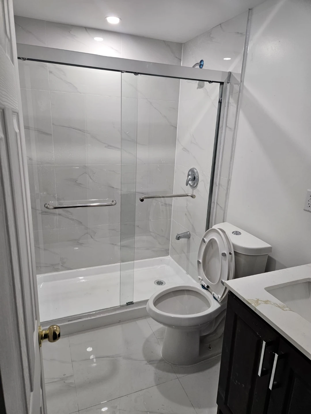 3 Bedroom basement for rent in Brampton near Sheridan college - photo 5