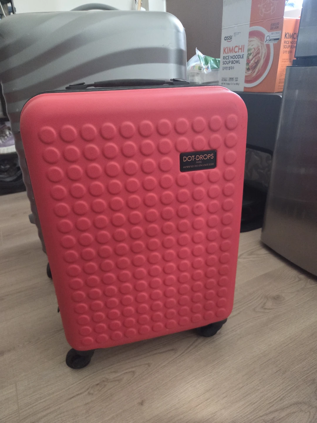 Dot-Drops Carry-On Suitcase - Red