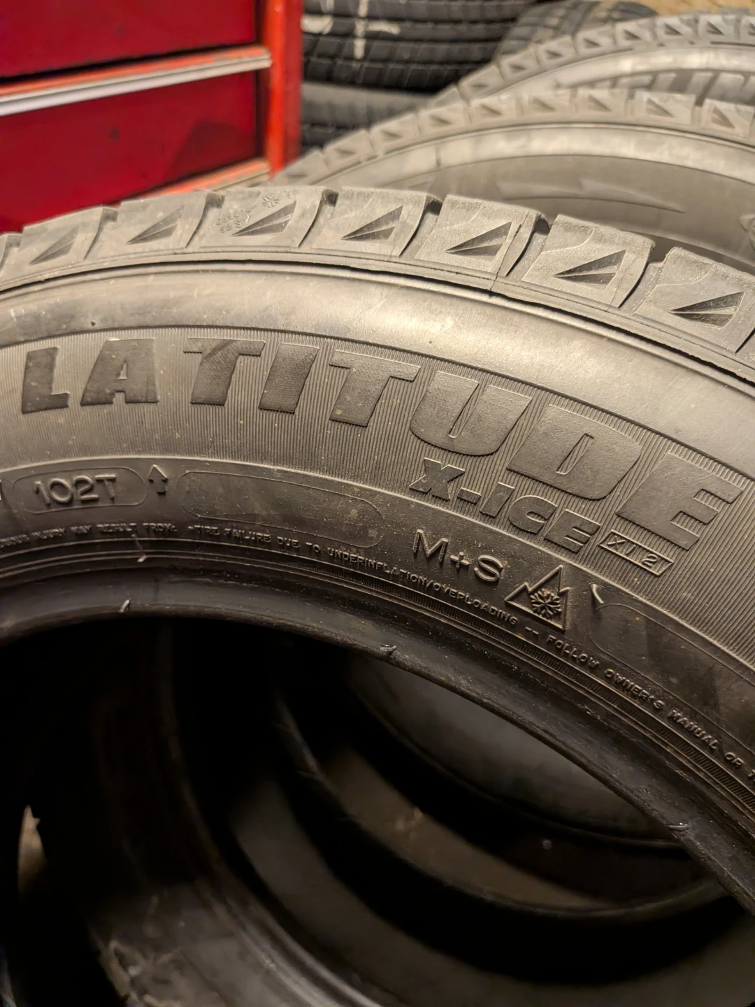 Michelin Latitude X-Ice Tires 235/60R17 - photo 4