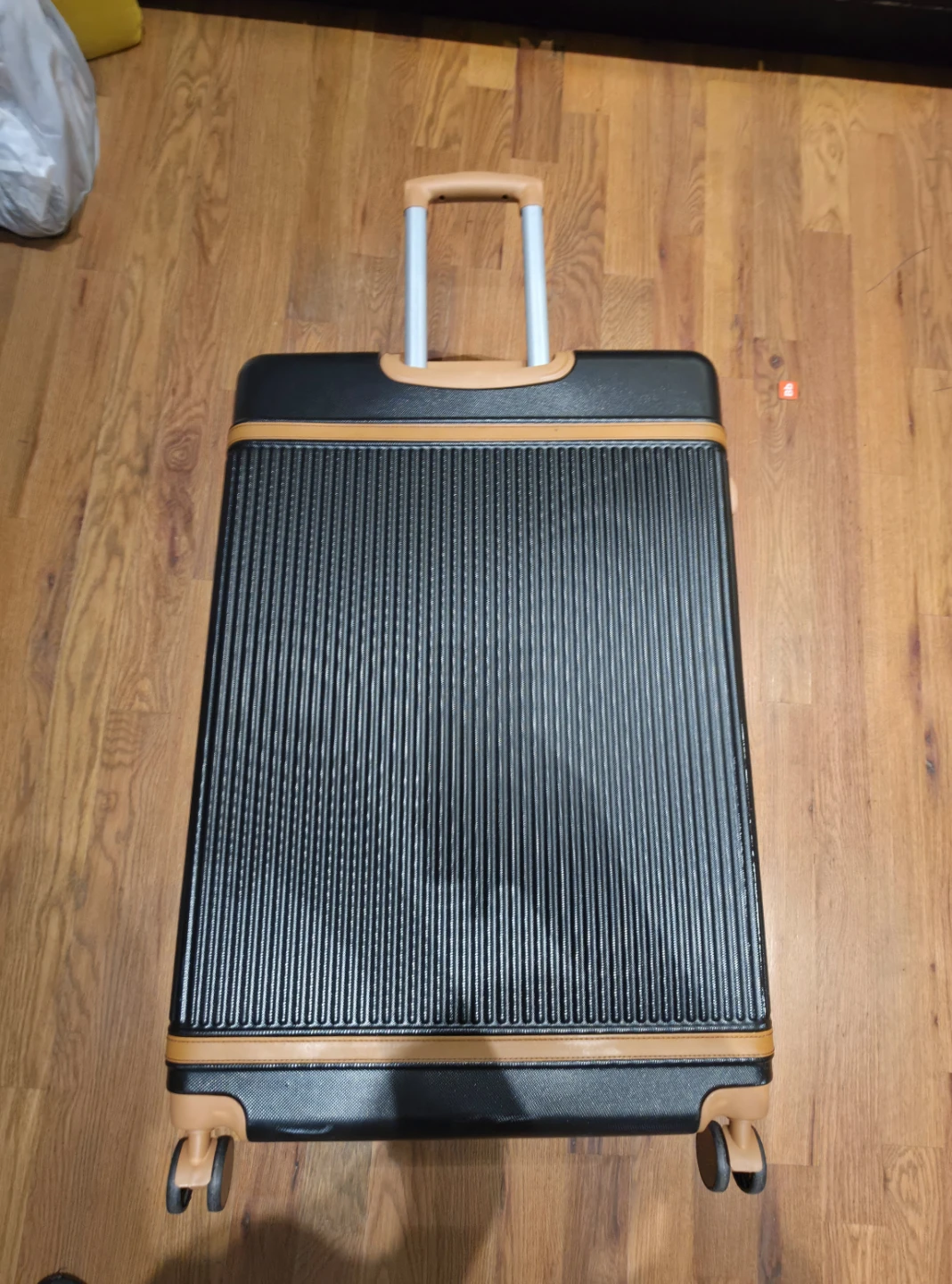 LUCKY BRAND SUITCASE 32” x 22 - photo 3