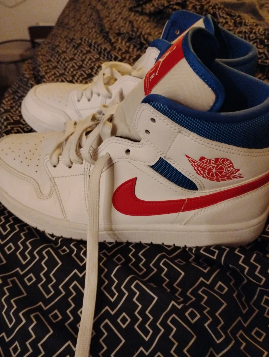 Air Jordan 1 Mid White Blue Red Sneakers US 8.5 - photo 3