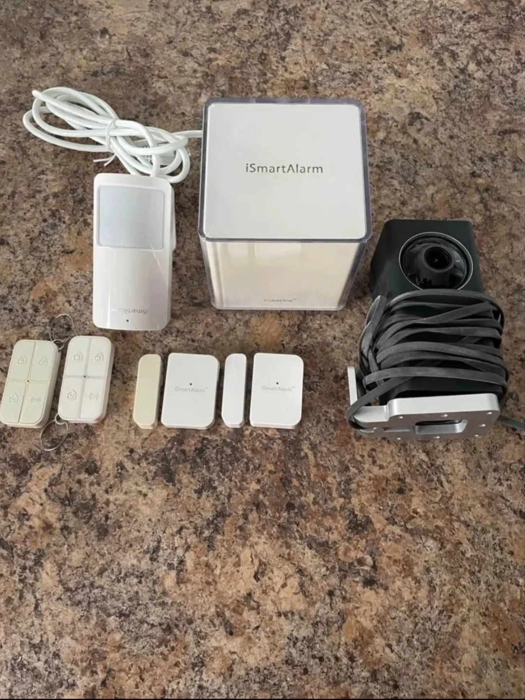iSmartAlarm Home Security System Kit