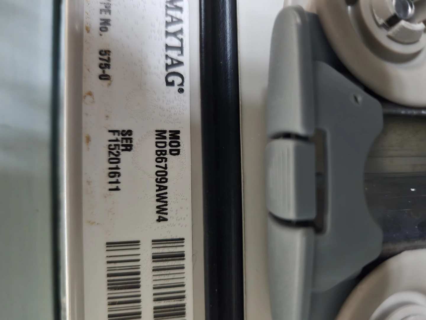 Maytag MDB6709AWW4 Dishwasher - photo 2