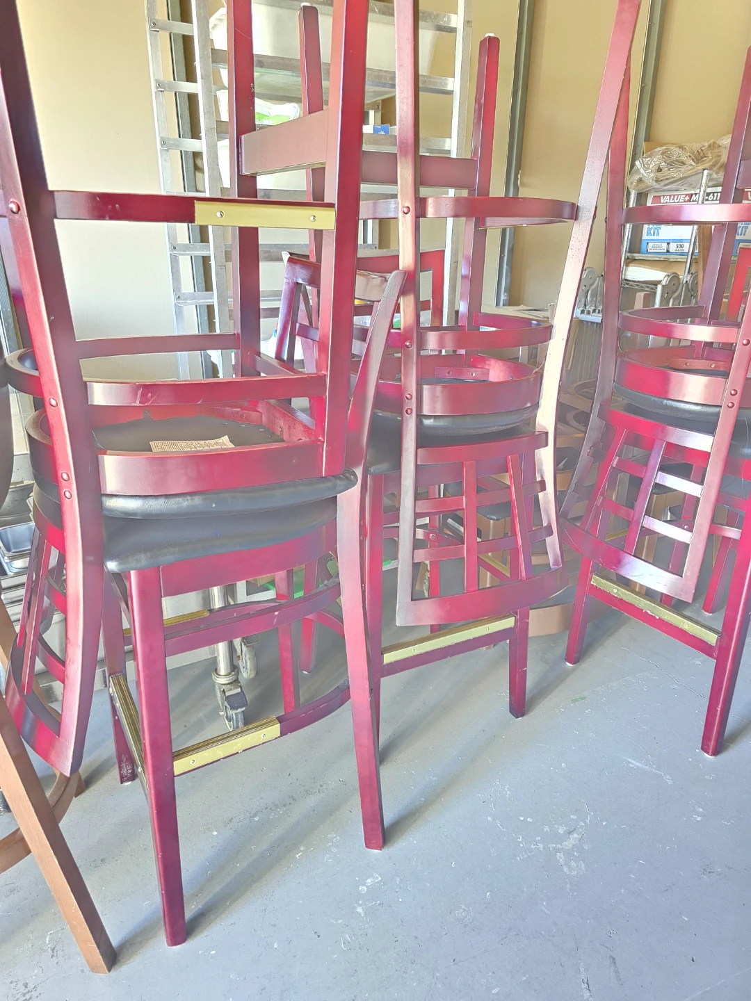 Set of wooden bar stools - photo 3