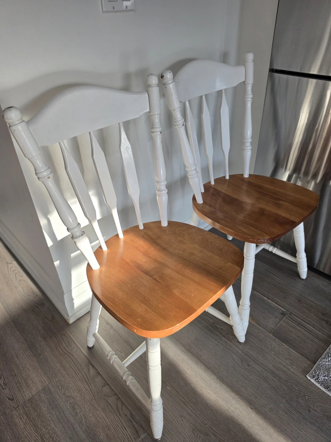 Two-tone wooden dining chairs - photo 5