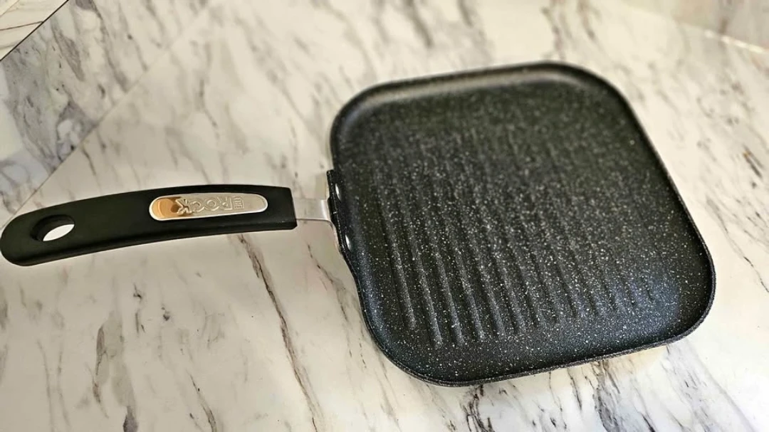 The Rock Square Grill Pan