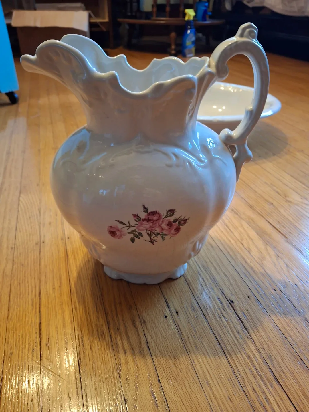 Vintage Ceramic Wash Basin and Pitcher Set - photo 2