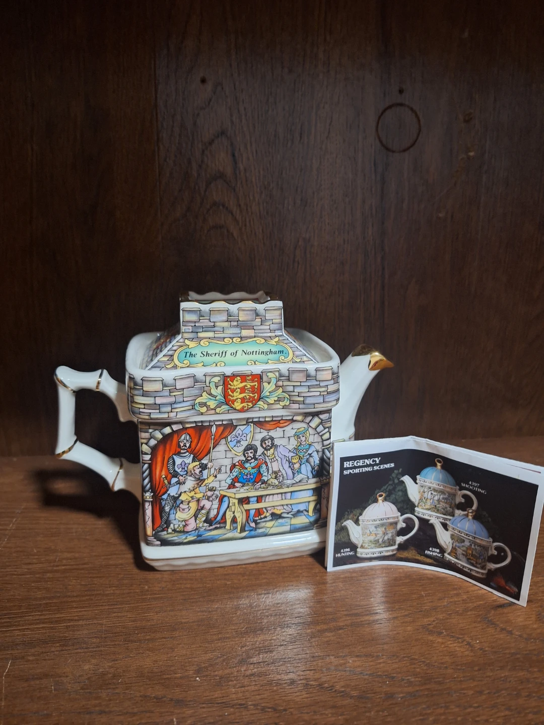 Regency Fine Arts The Sheriff of Nottingham Teapot - photo 2
