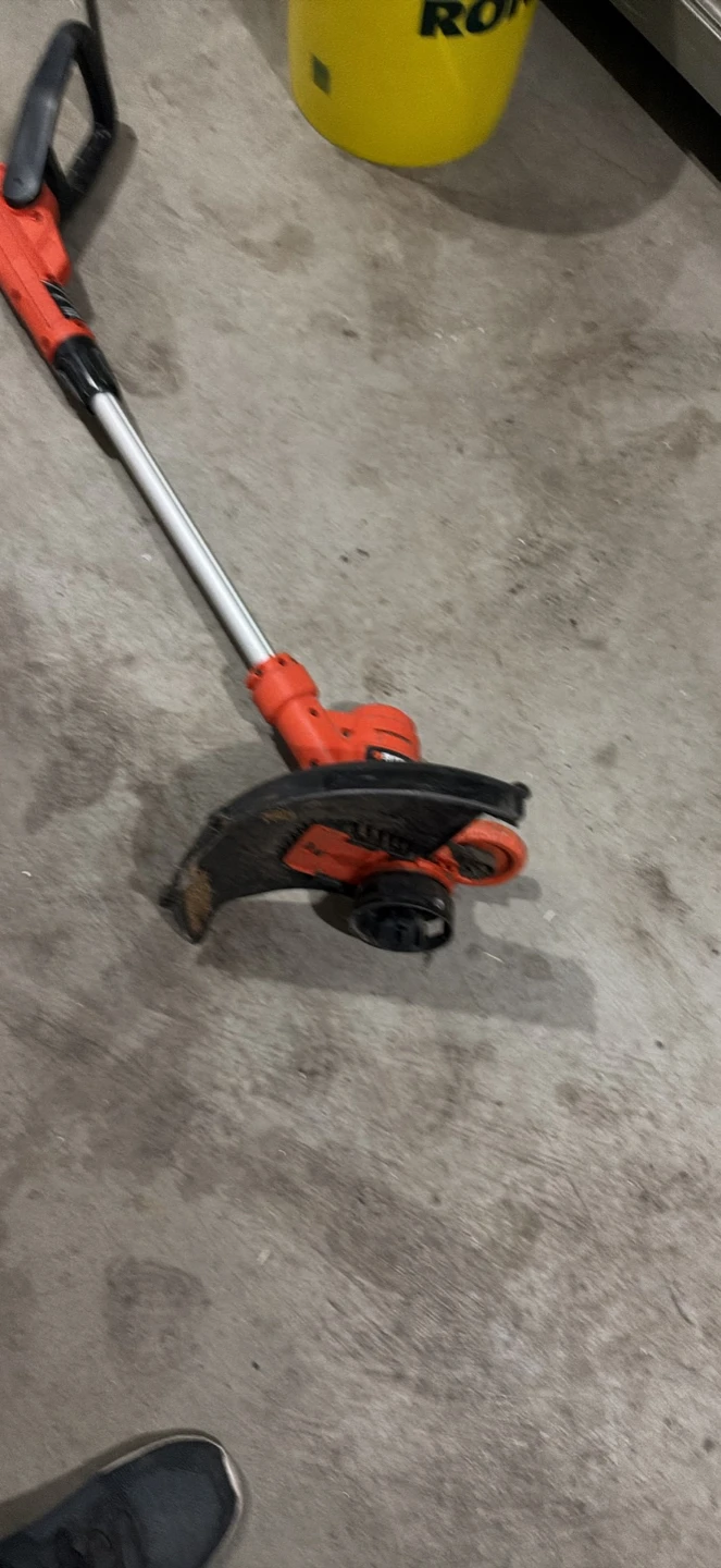 Black + Decker Grass Trimmer - photo 3