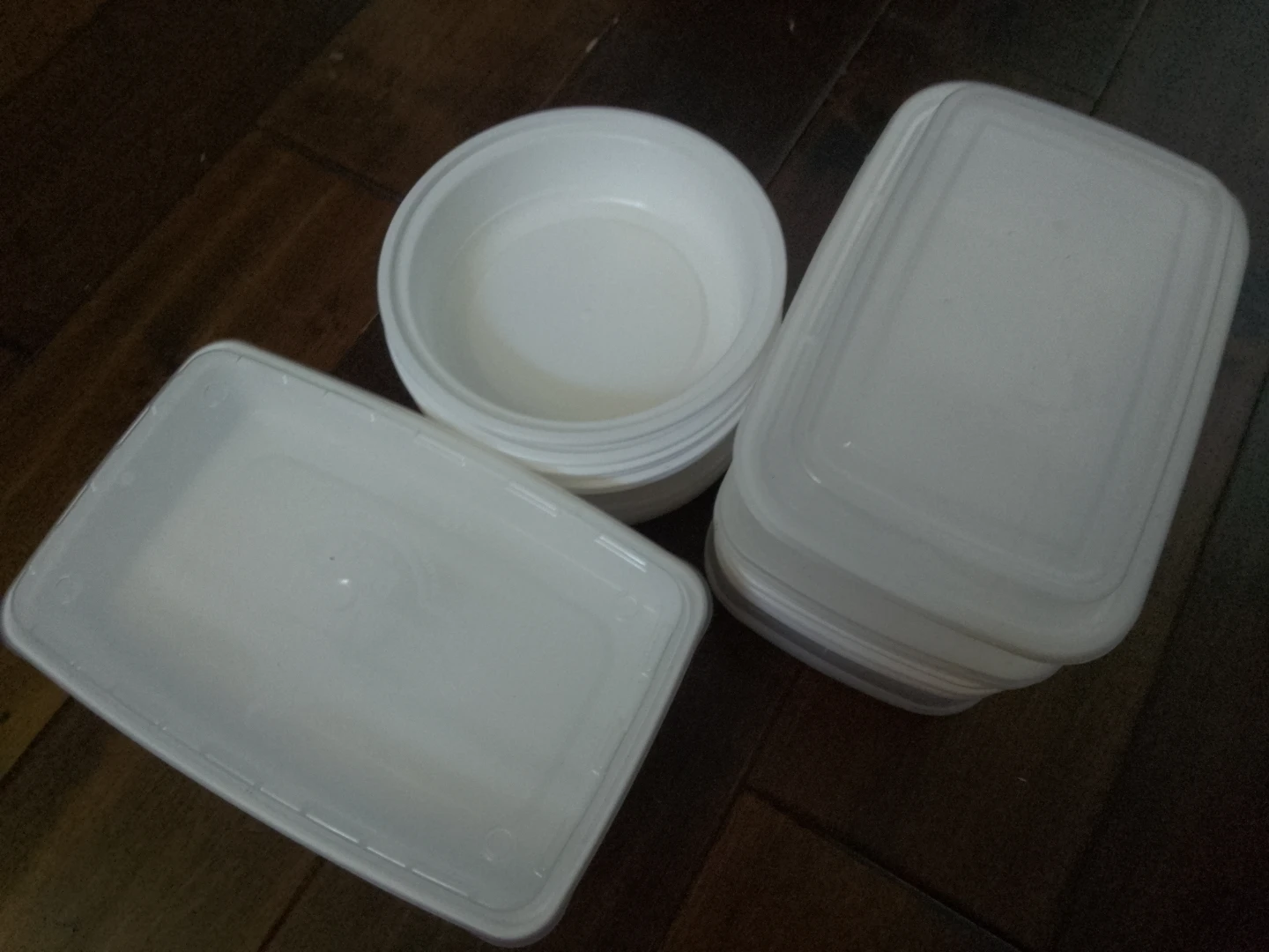 Set of White Plastic Food Containers 🏈