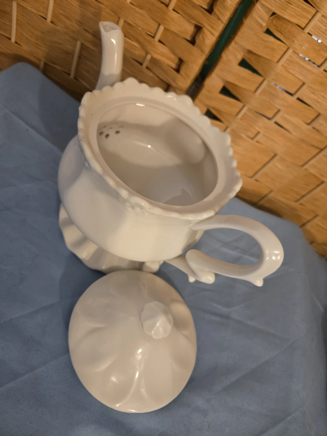 Peppertree White Porcelain Teapot Victorian - photo 4