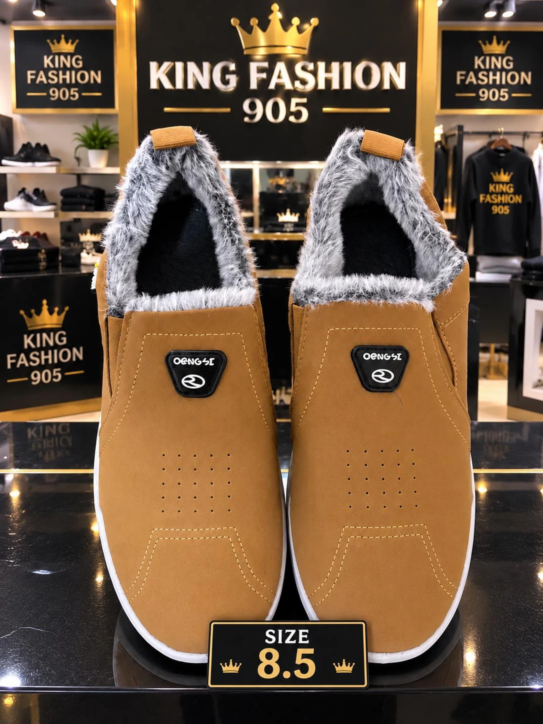 Oengsi Fur-Lined Slip-On Shoes Tan Size 8.5