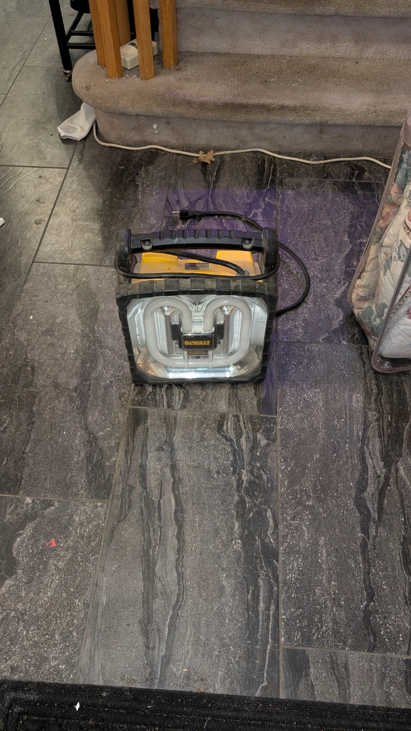 DEWALT DC020 Corded/Cordless Work Light