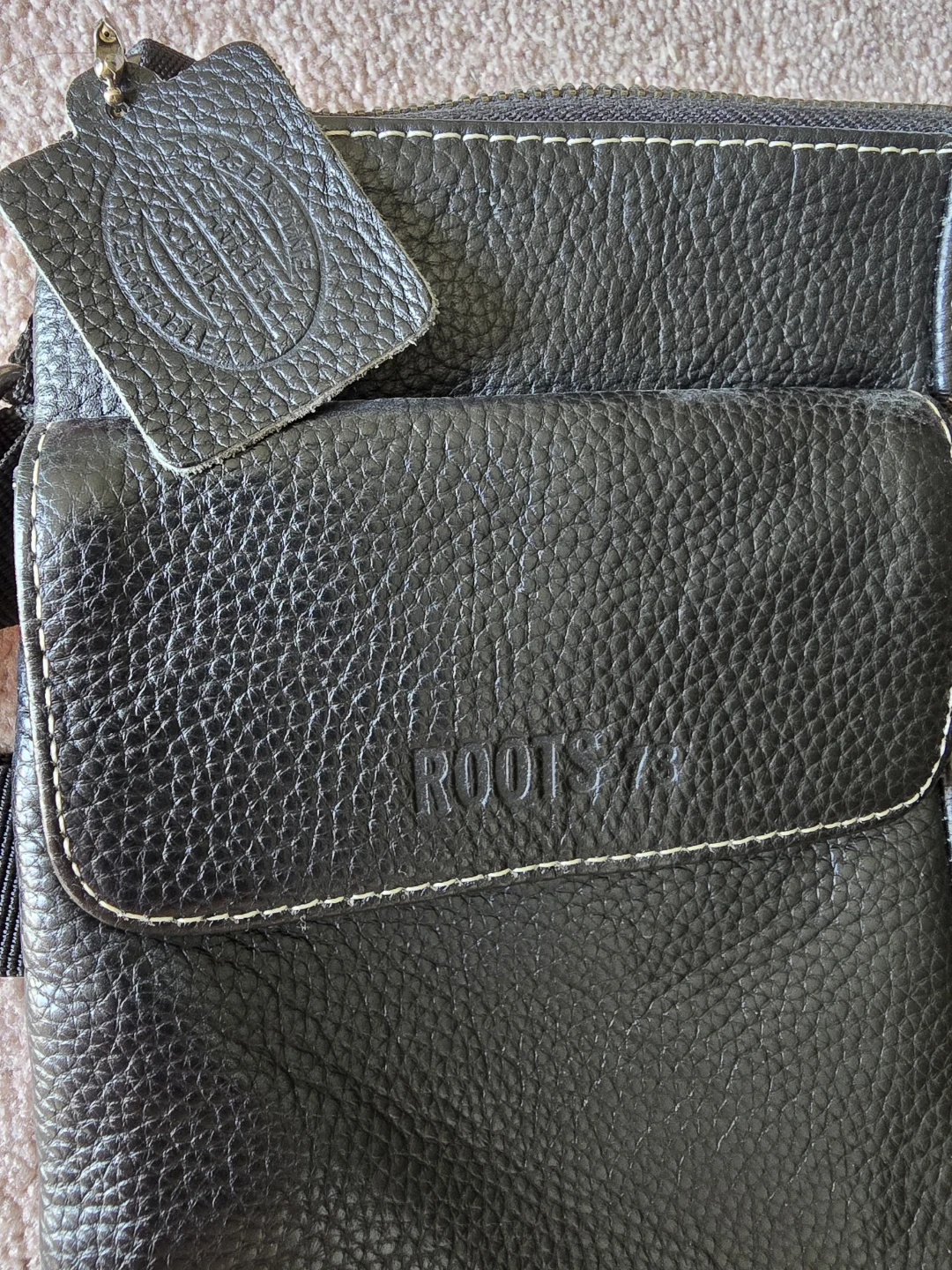 Roots 73 Black Leather Crossbody Bag for M/F - photo 5