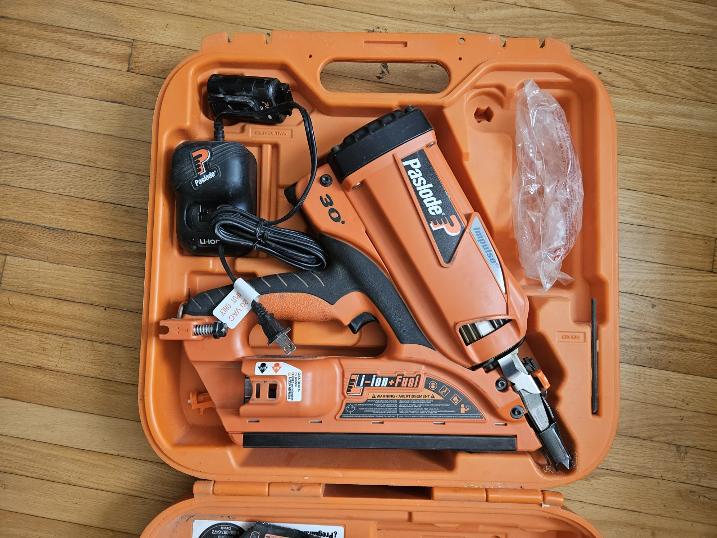 Paslode CF325XP nail gun. Functional 10/10  negotiable - photo 2