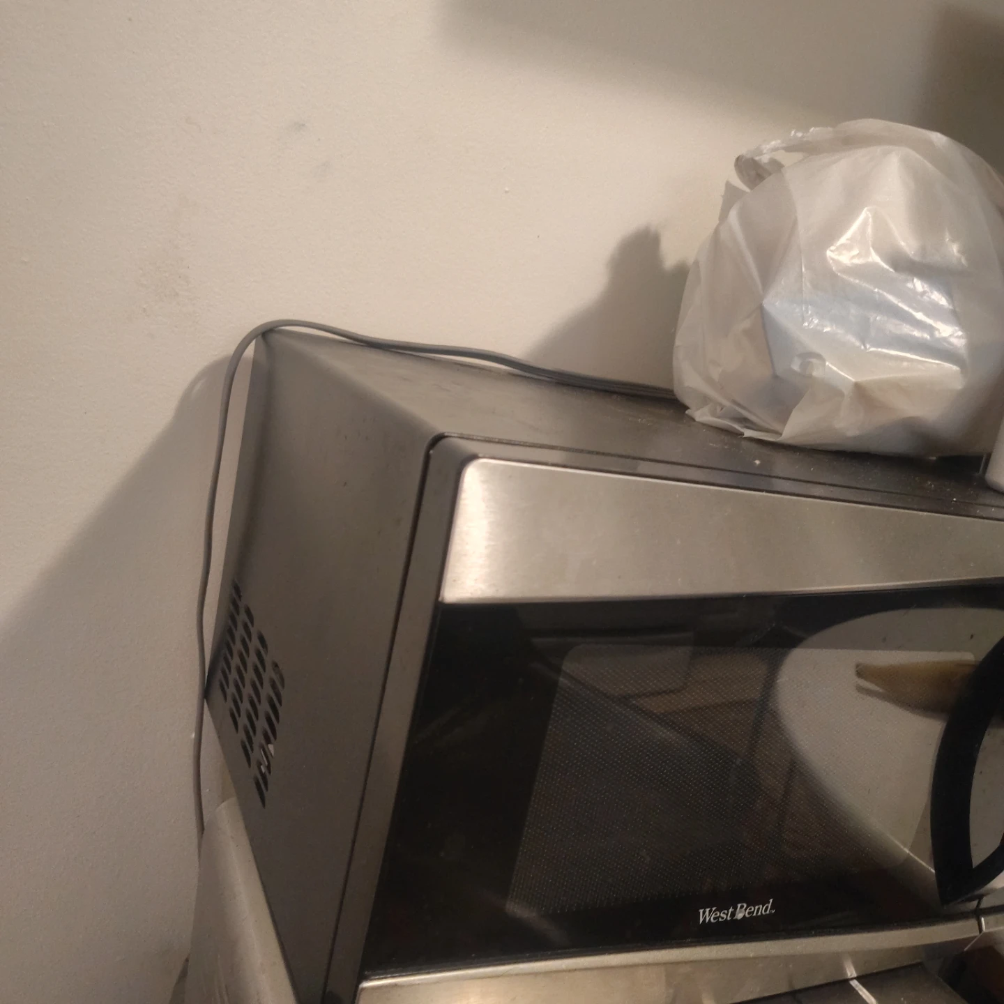West Bend Microwave Oven - photo 2