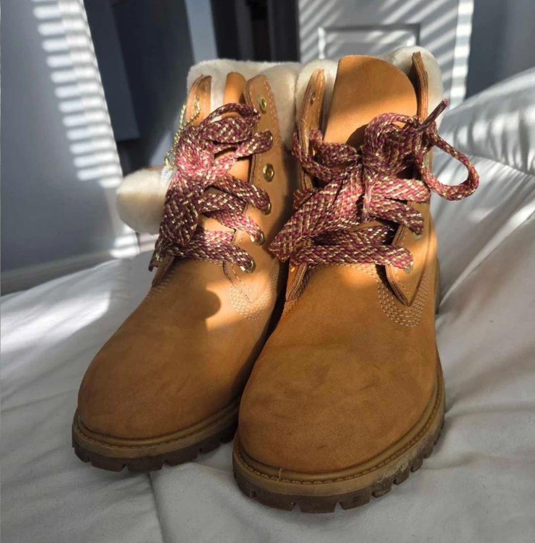 Womans Timberland Shoes US Size 9 - photo 2