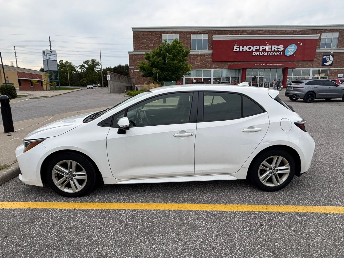 2019 Toyota Corolla SE Hatchback - photo 3