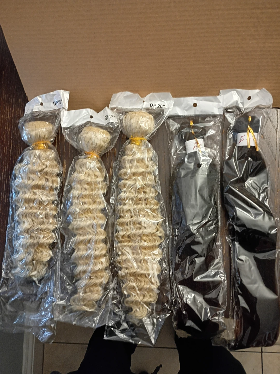 Assorted Hair Bundles! 11 piece set plus free wig! - photo 2