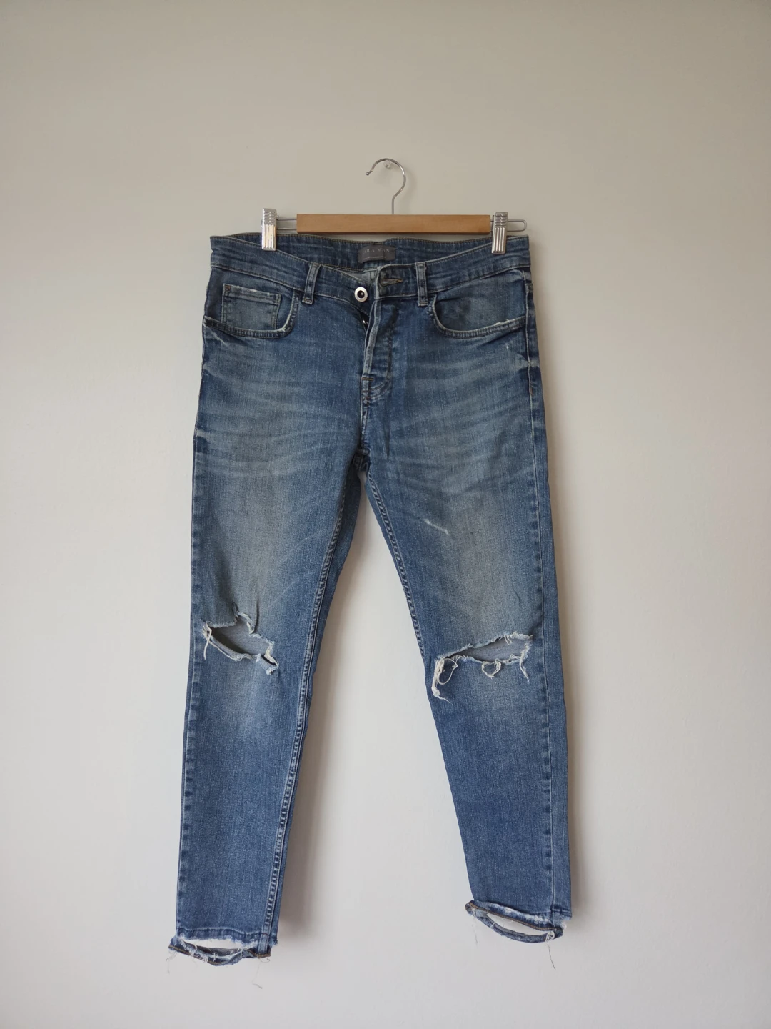 Zara Man Distressed Jeans Size 31 🏈