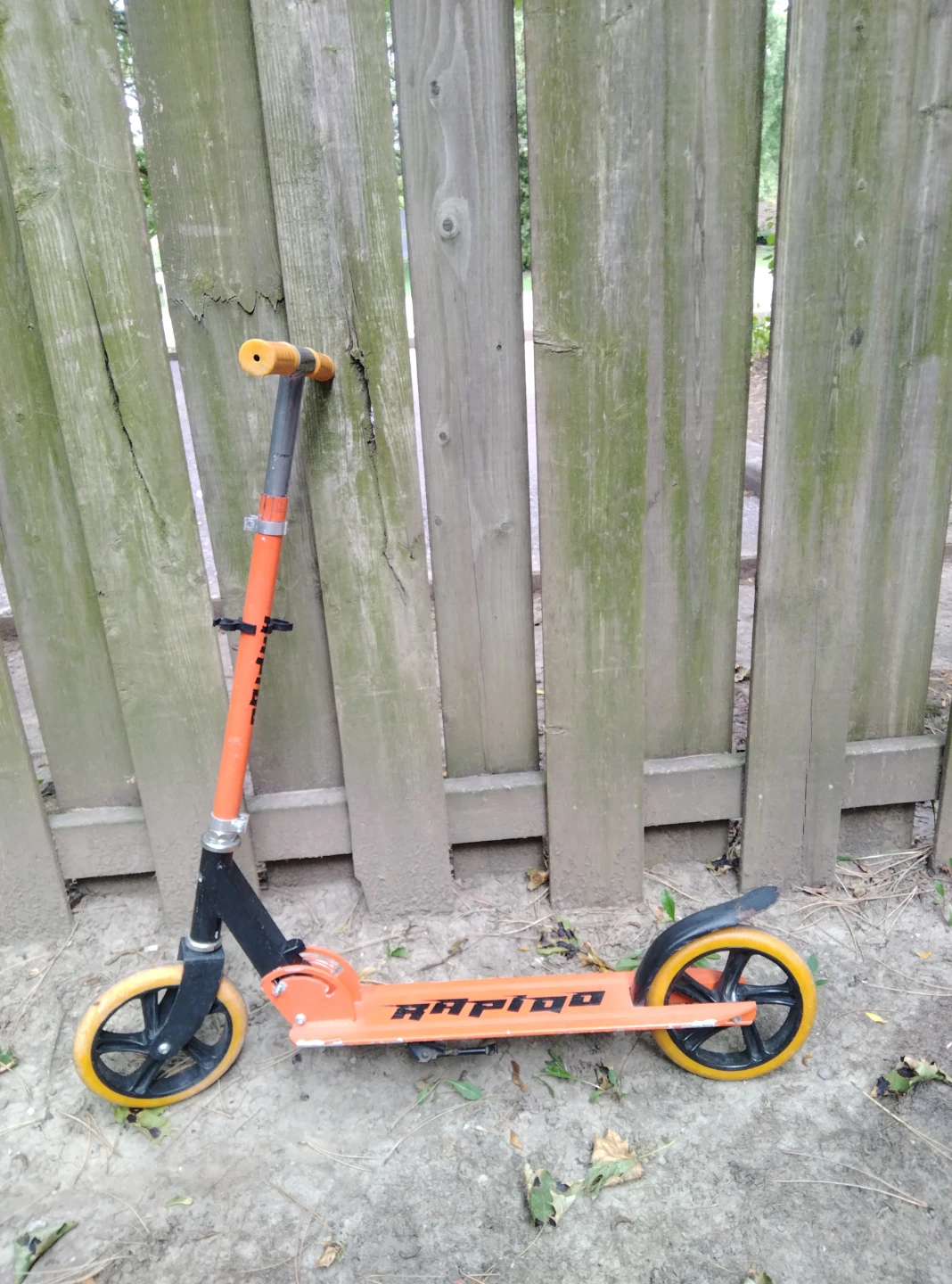 Rapido Orange Kick Scooter