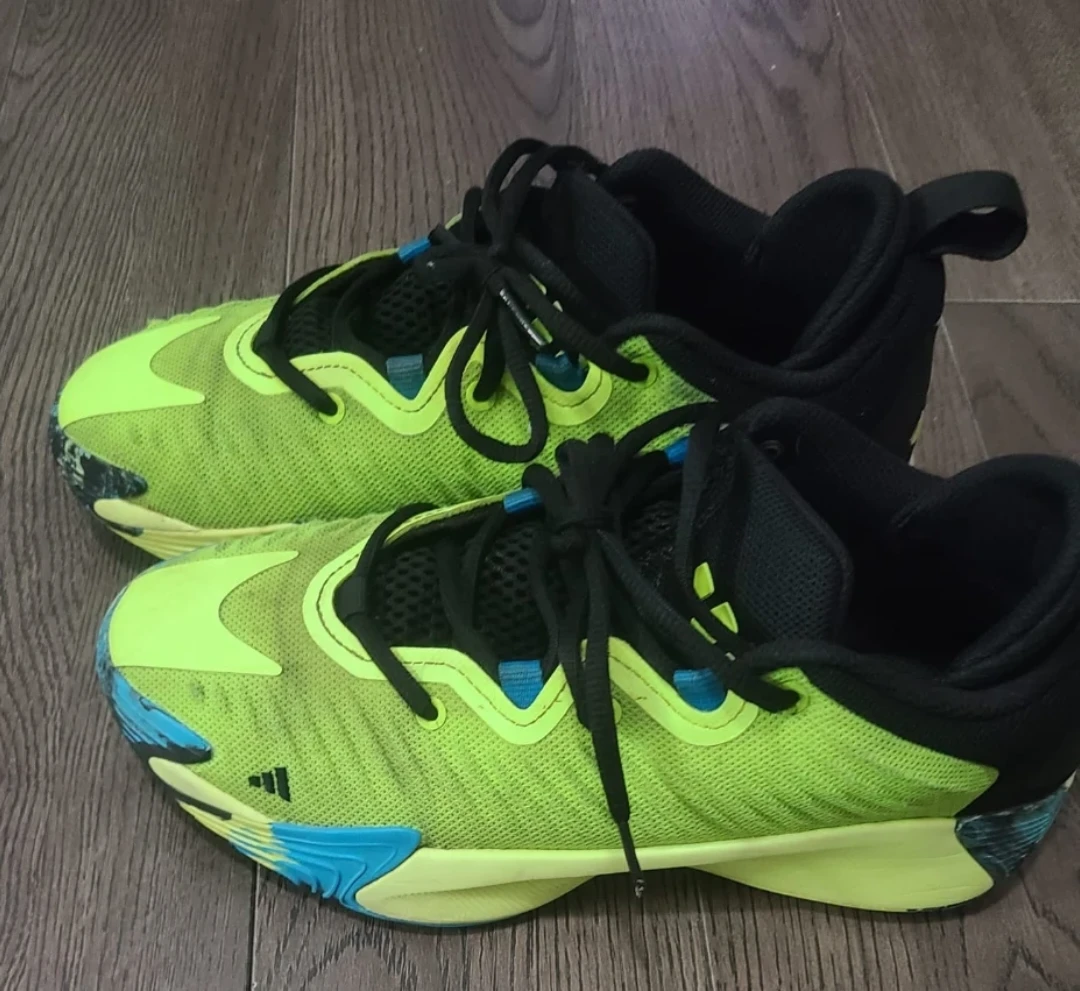 Adidas Basketball Shoes Lime Green size 7y - photo 2