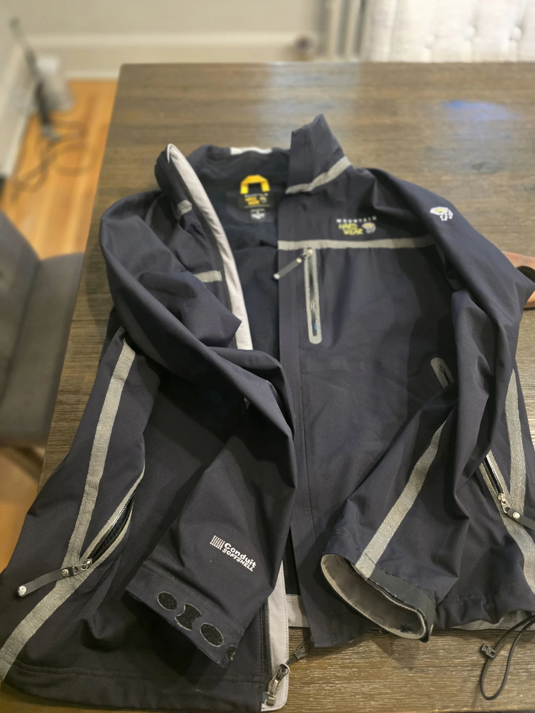 Mountain Hardwear Conduit Softshell Jacket