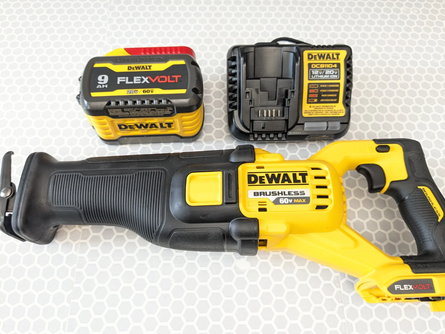 60V Max DeWalt FLEXVOLT Reciprocating Saw PRO-Combo - photo 4