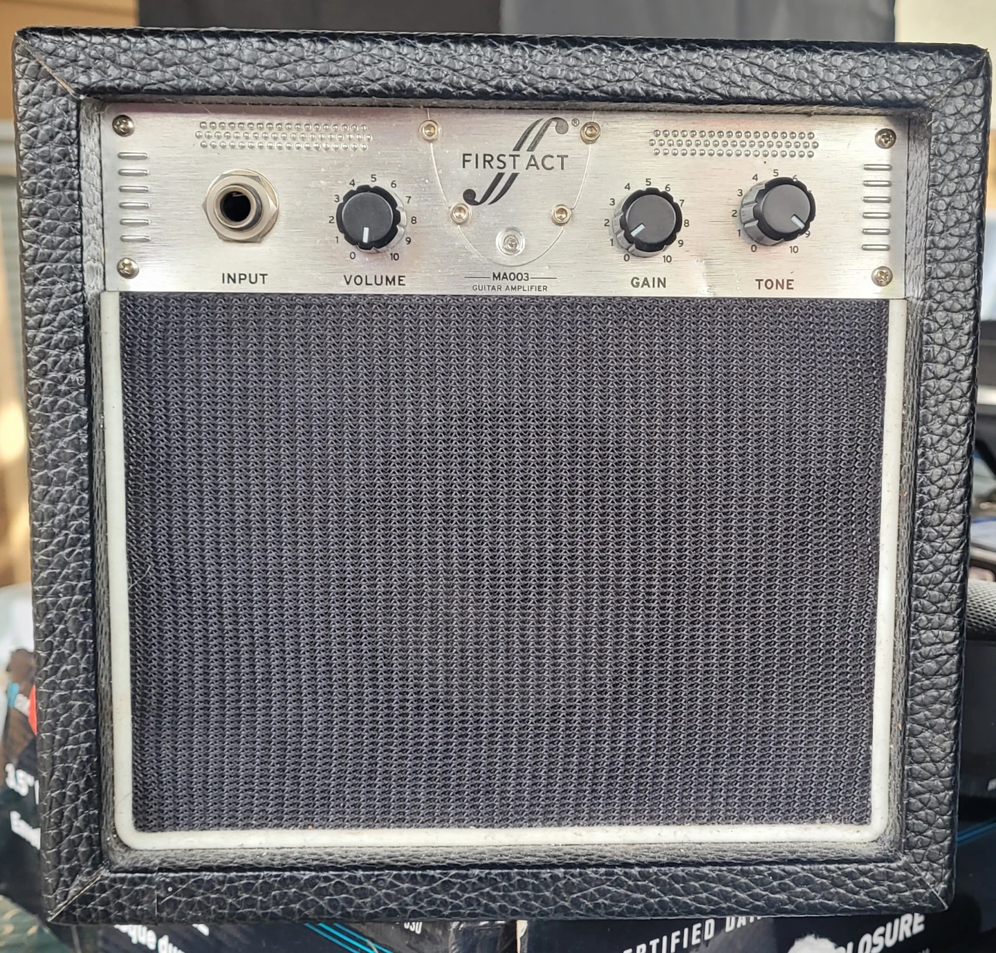 First Act MA003 Guitar Amplifier