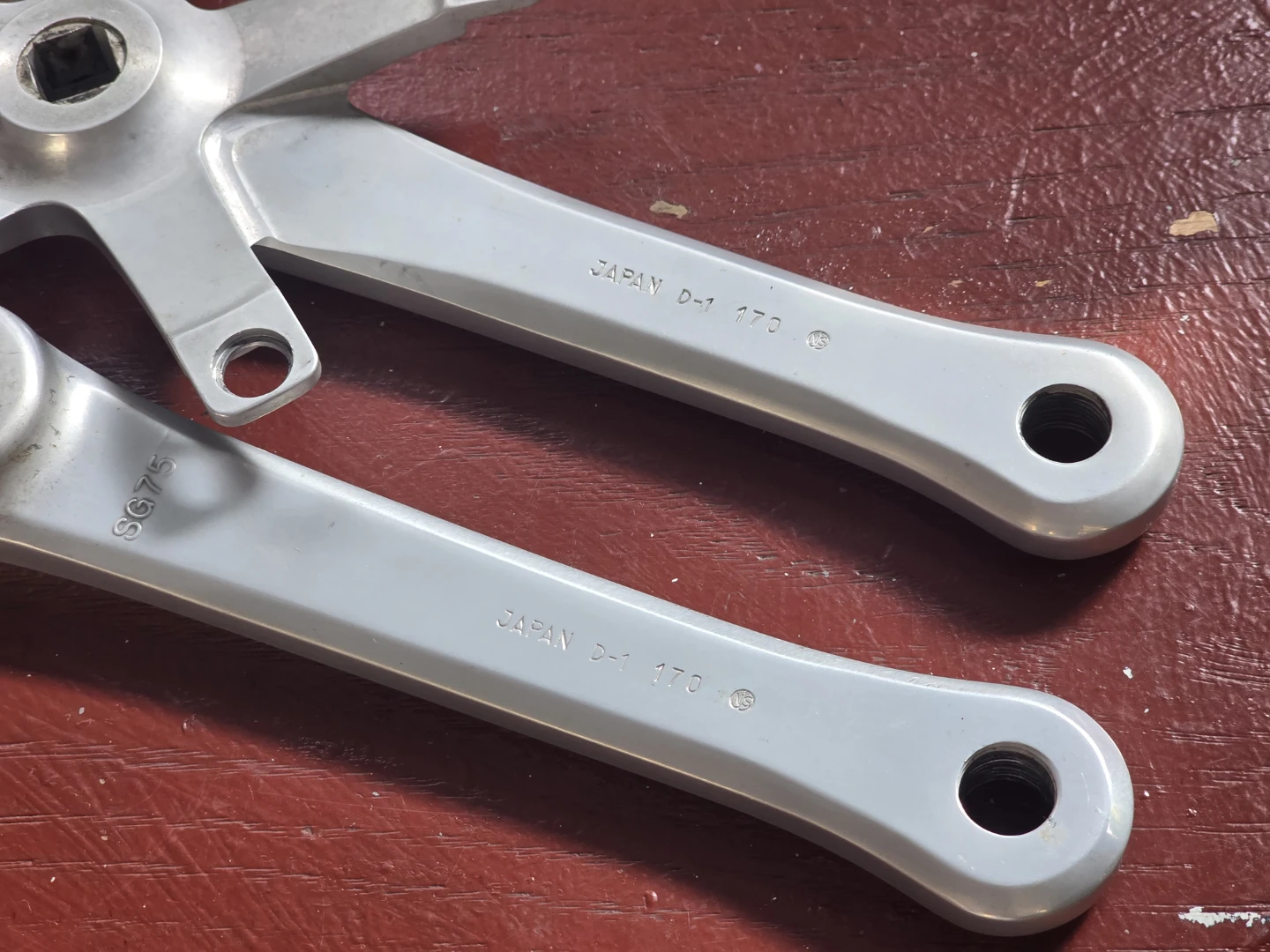 Sugino 75 Track Crankset with Chainring and BB - photo 3