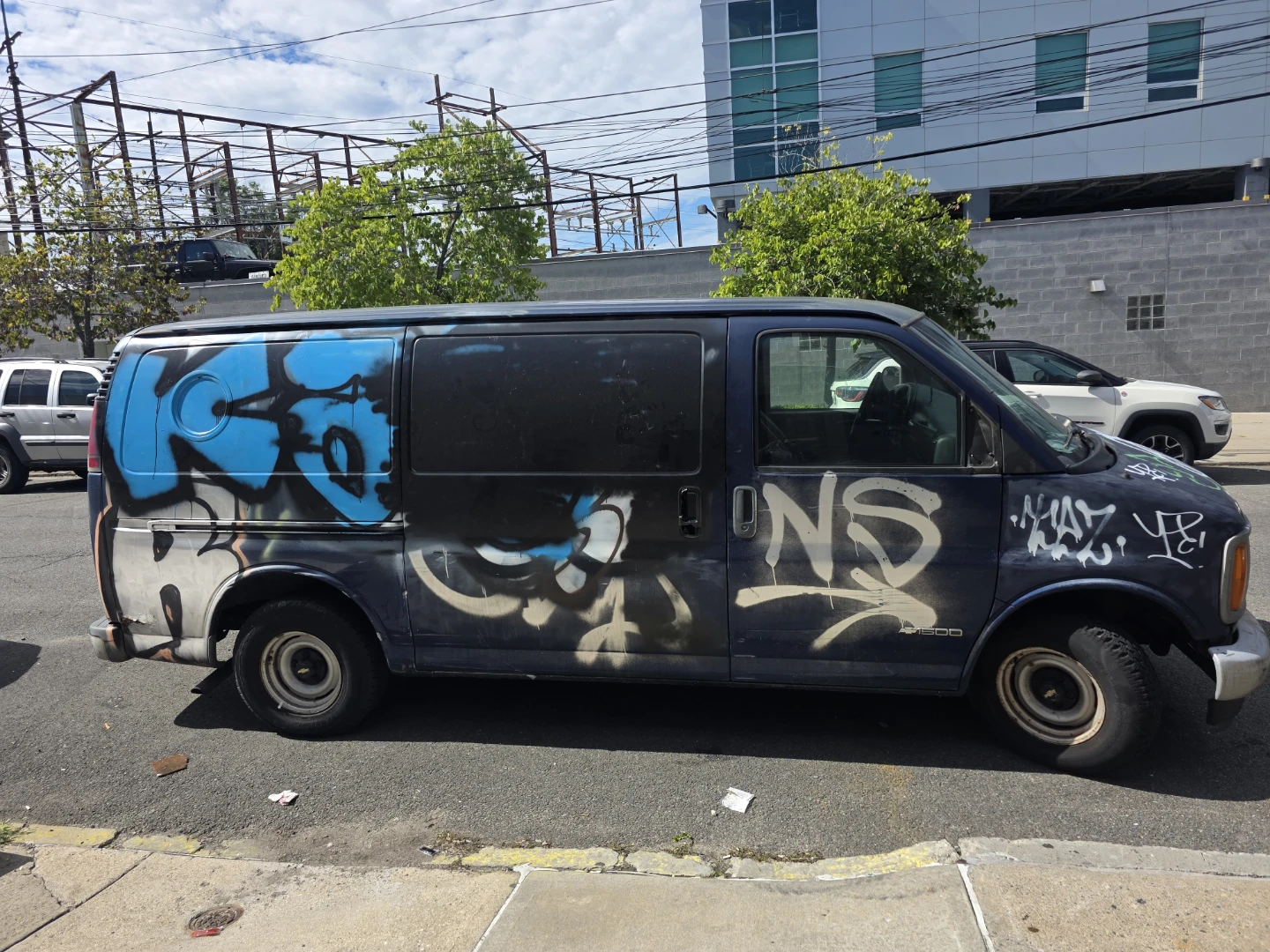 Chevrolet Express 1500 Cargo Van - photo 4