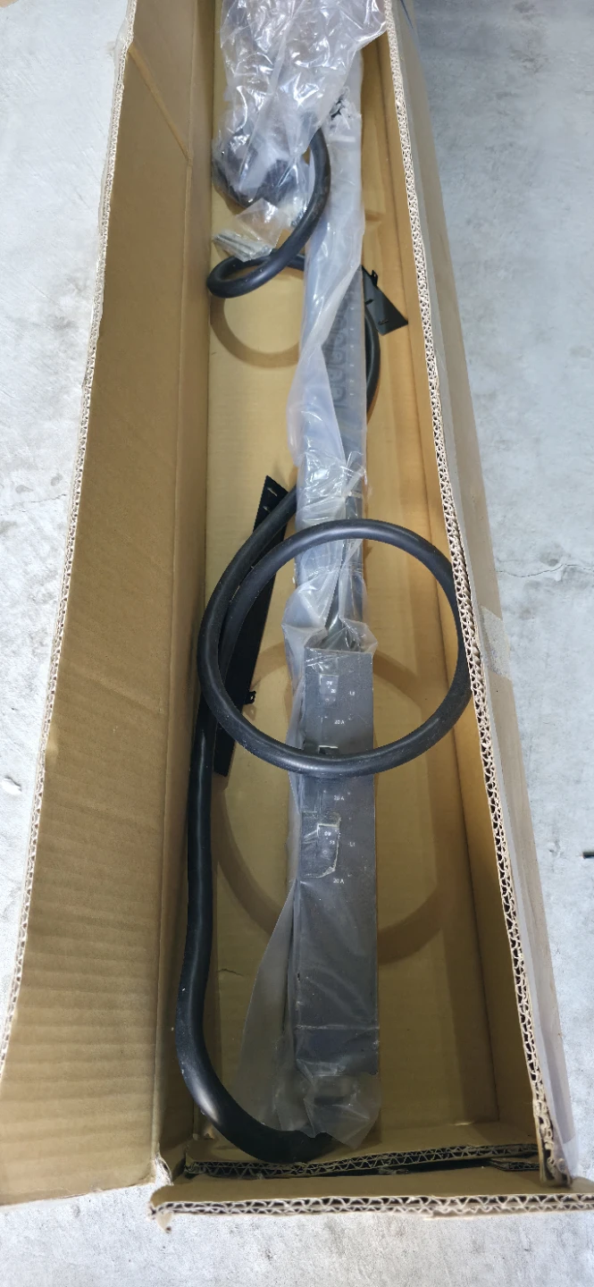 Tripp Lite PDU3VN10L2130 Power Distribution Unit - photo 2