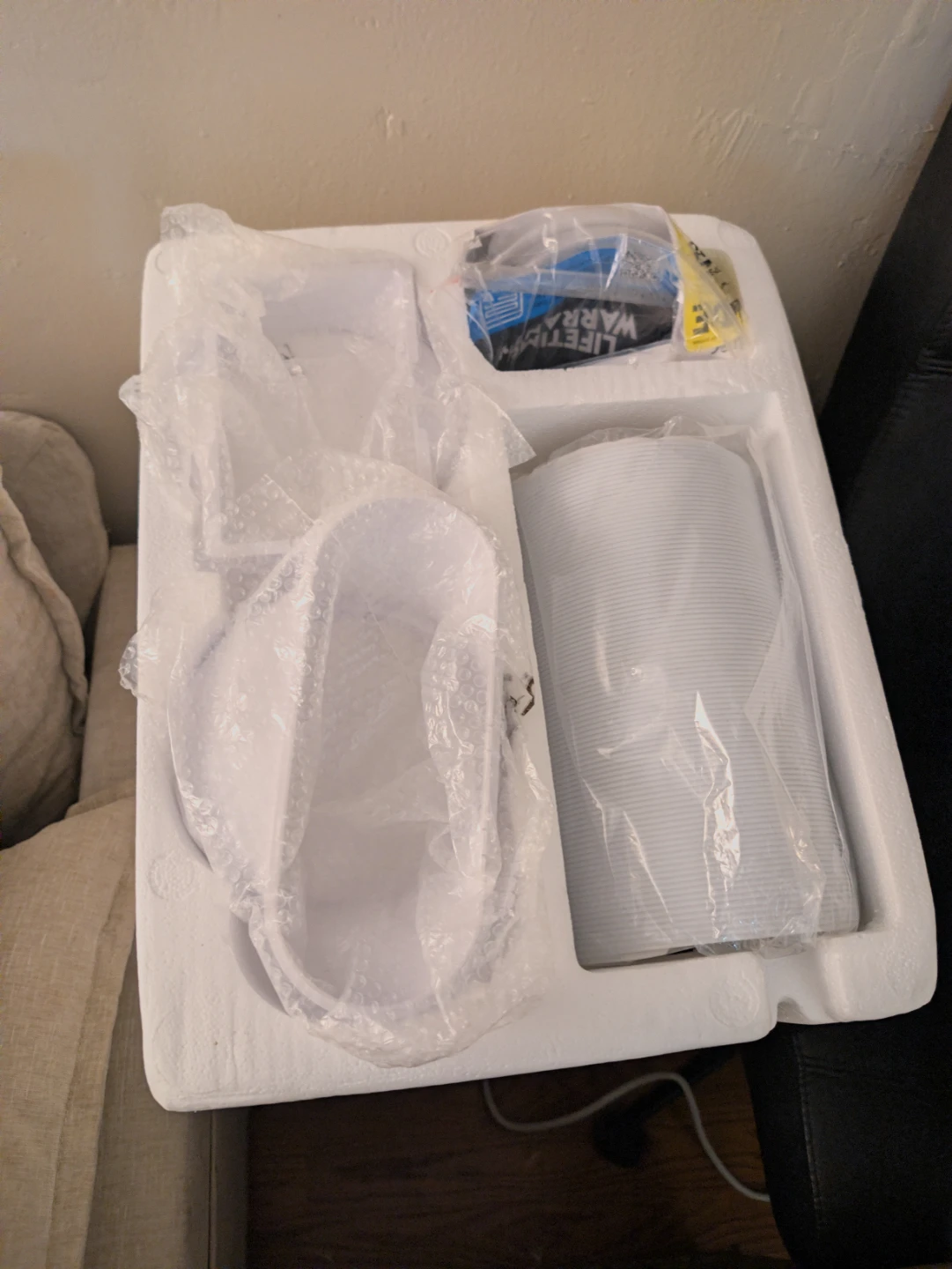 SereneLife Portable Air Conditioner 8000 BTU, pickup only - photo 3