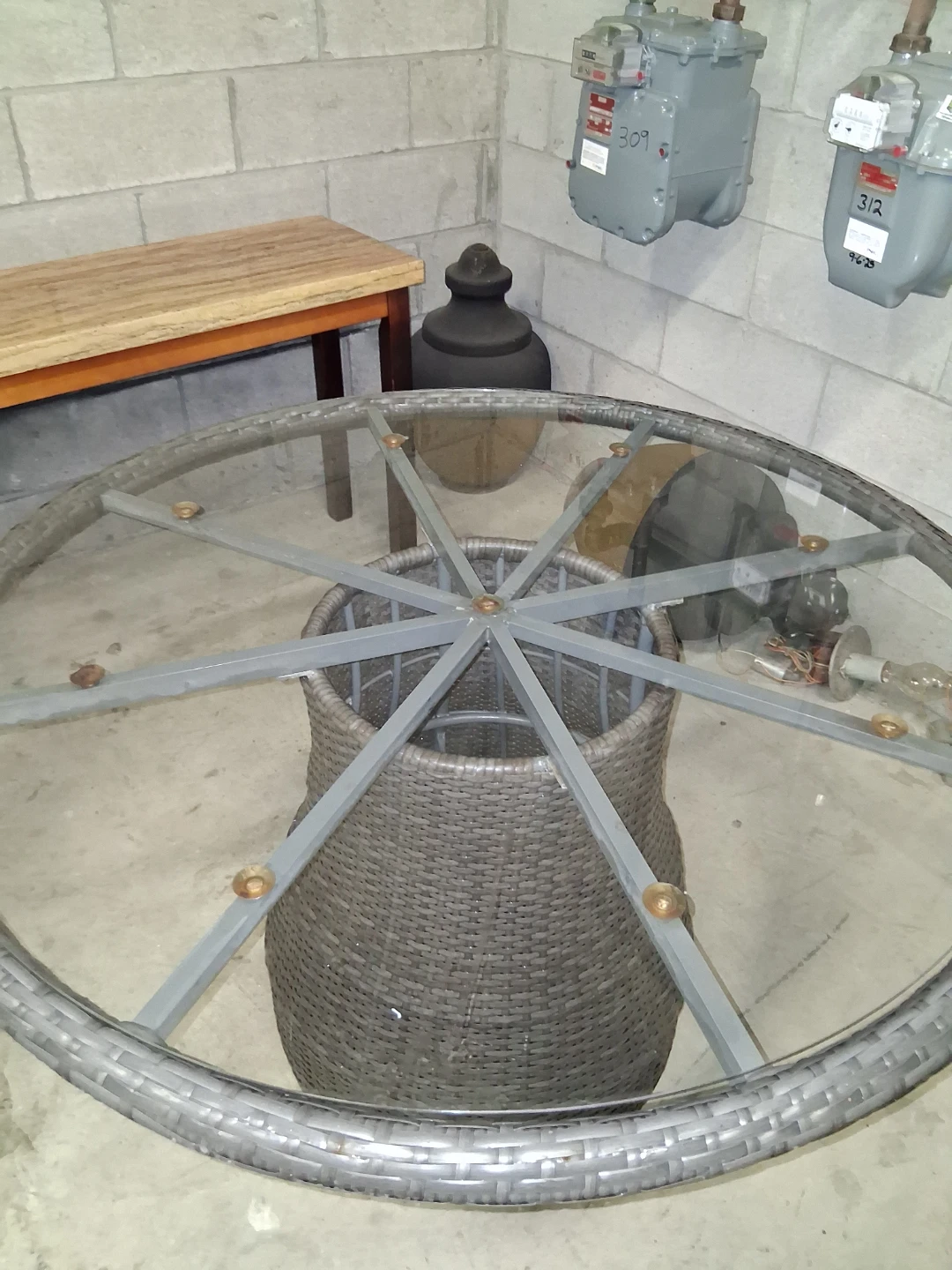 Round Wicker & Glass Outdoor Table - photo 3