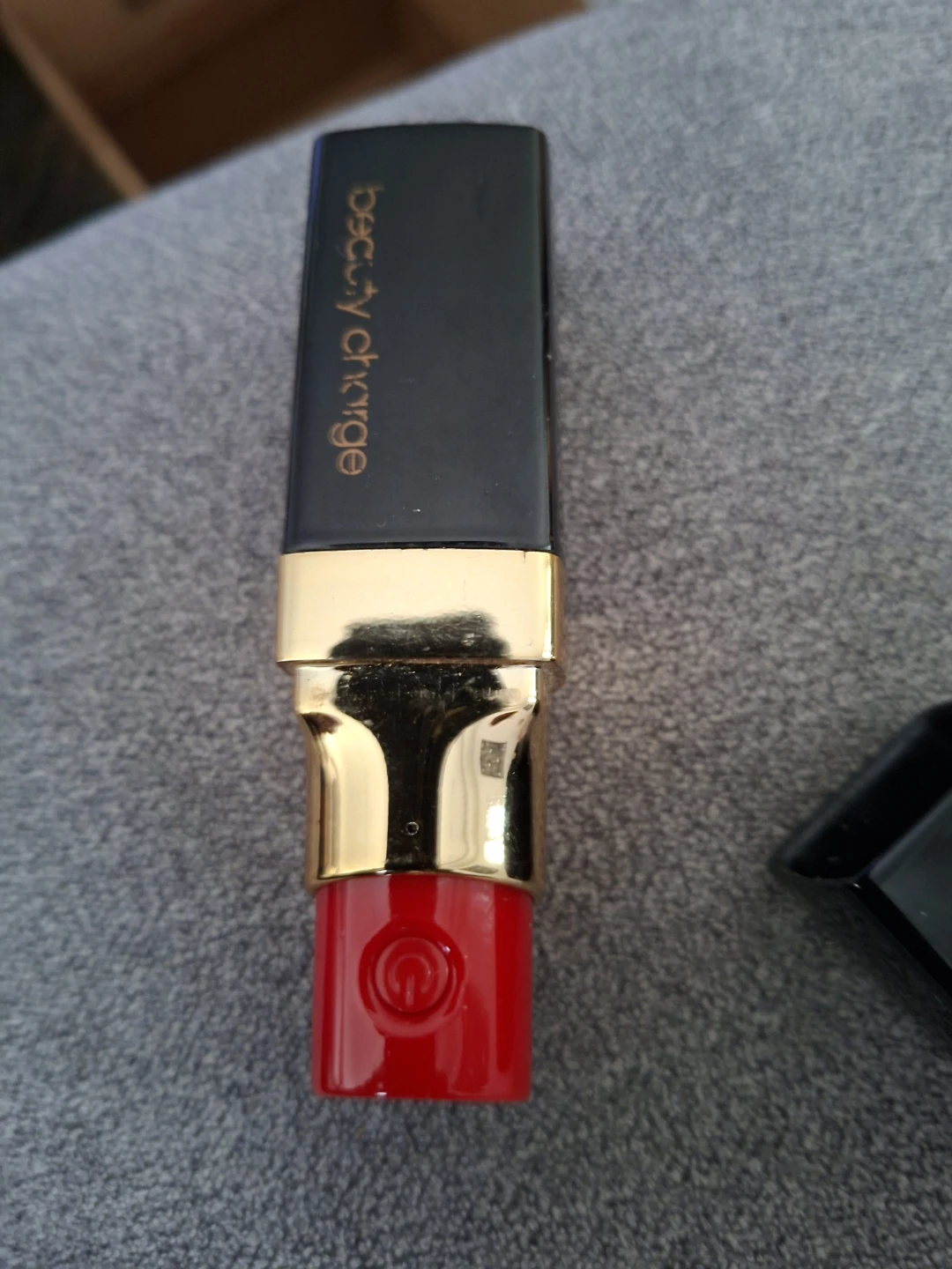 Beauty Charge lipstick-style power bank - photo 2