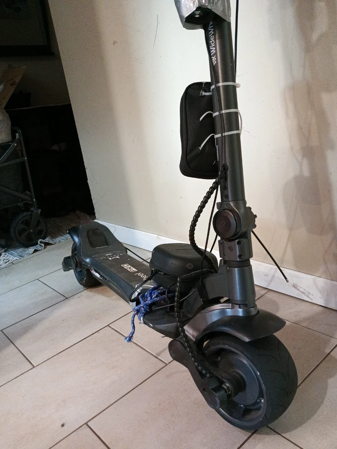 Mercane WideWheel Pro Electric Scooter - photo 3