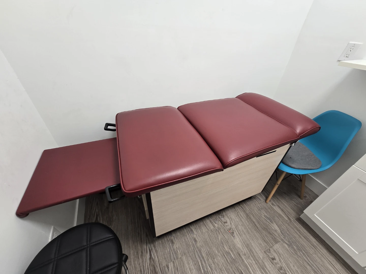 Clinical Examination & Treatment Bed