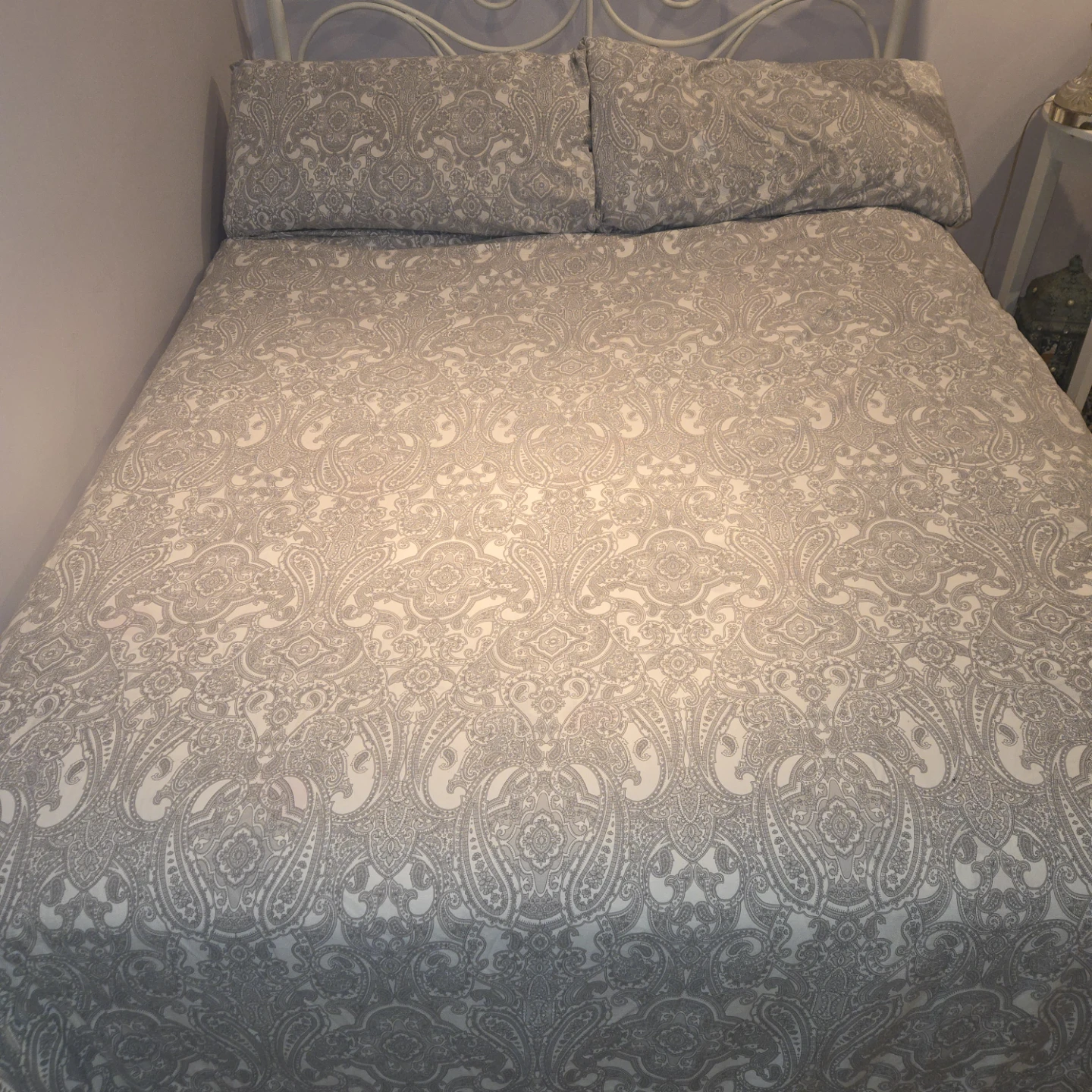 Queen Bed + mattress